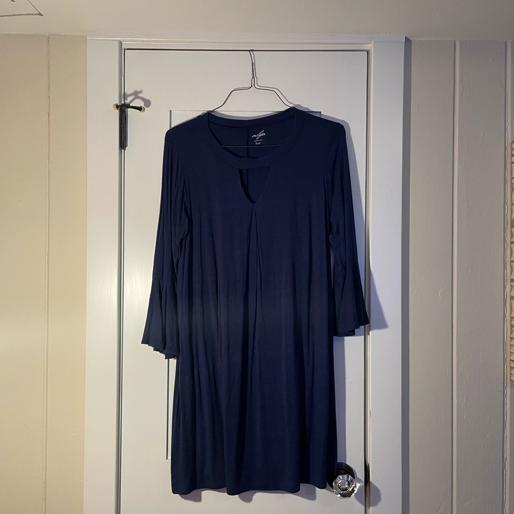Francesca’s Ayla blue bell sleeve tunic size large